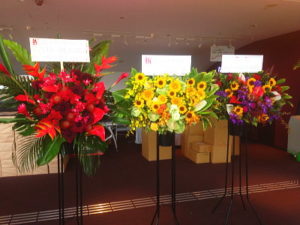 赤坂アクトシアターにスタンド花